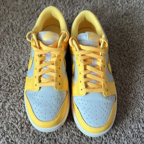 Nike Dunk Low - Picture 2 of 5